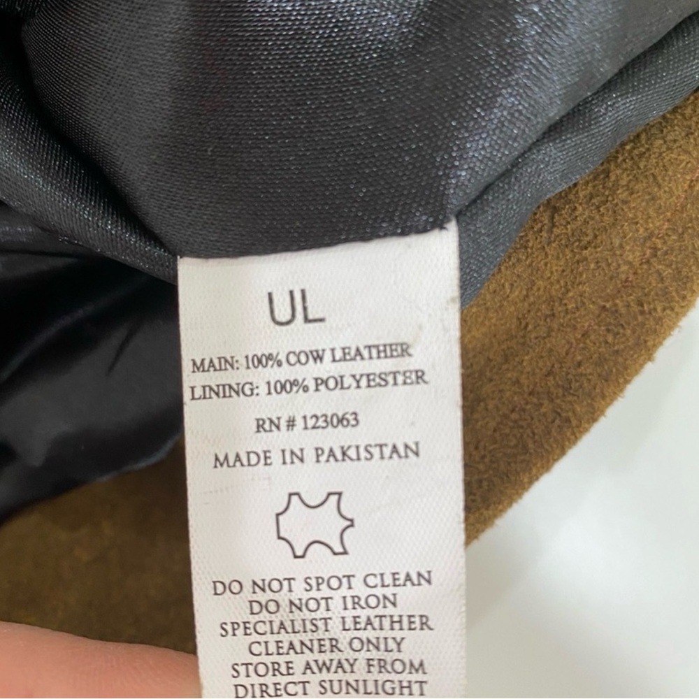 Understated Leather Jacket - image 8